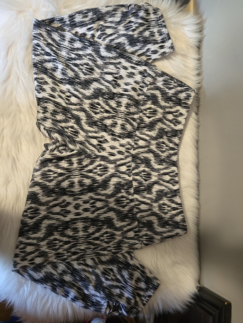 intro. Black & White Printed Leggings